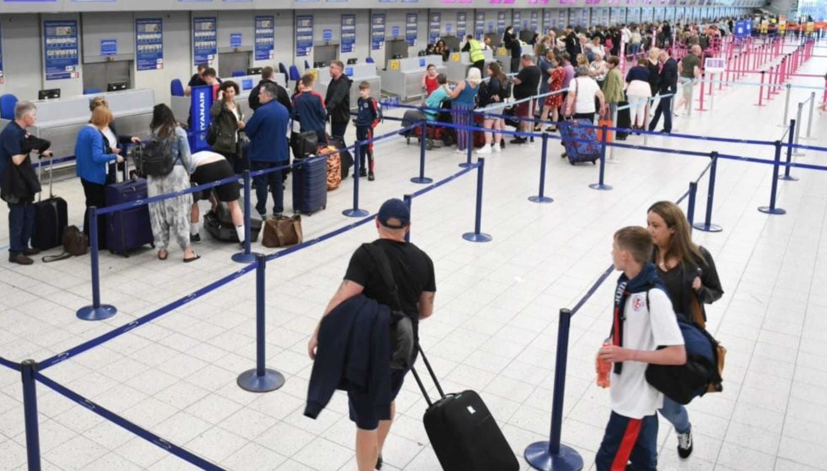 Número de pasajeros en vuelos internacionales crece 9.7%